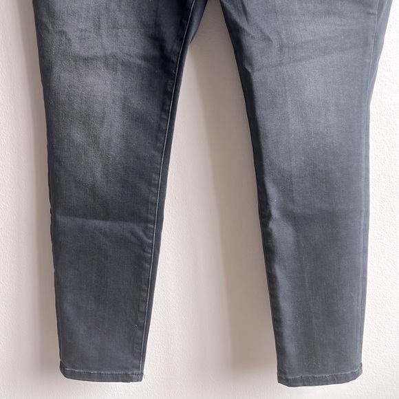 NWT Good American Good Legs Women’s High Waist Crop Black Skinny Jeans Size 18 - Picture 5 of 16